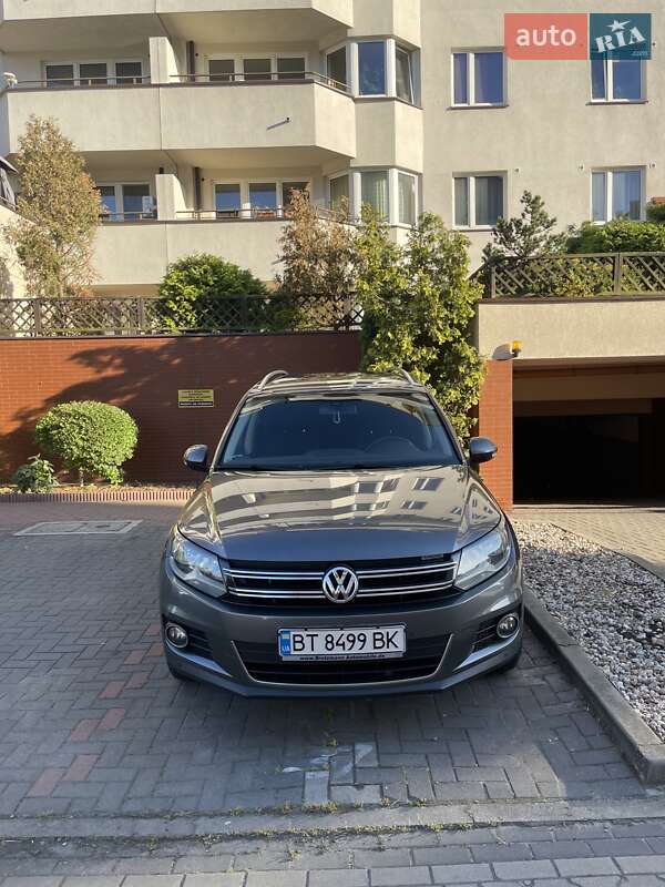Внедорожник / Кроссовер Volkswagen Tiguan 2013 в Ровно