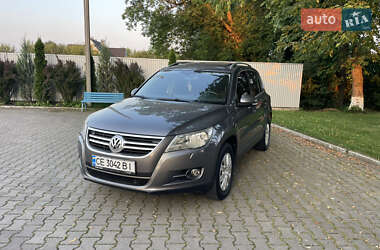 Позашляховик / Кросовер Volkswagen Tiguan 2010 в Чернівцях