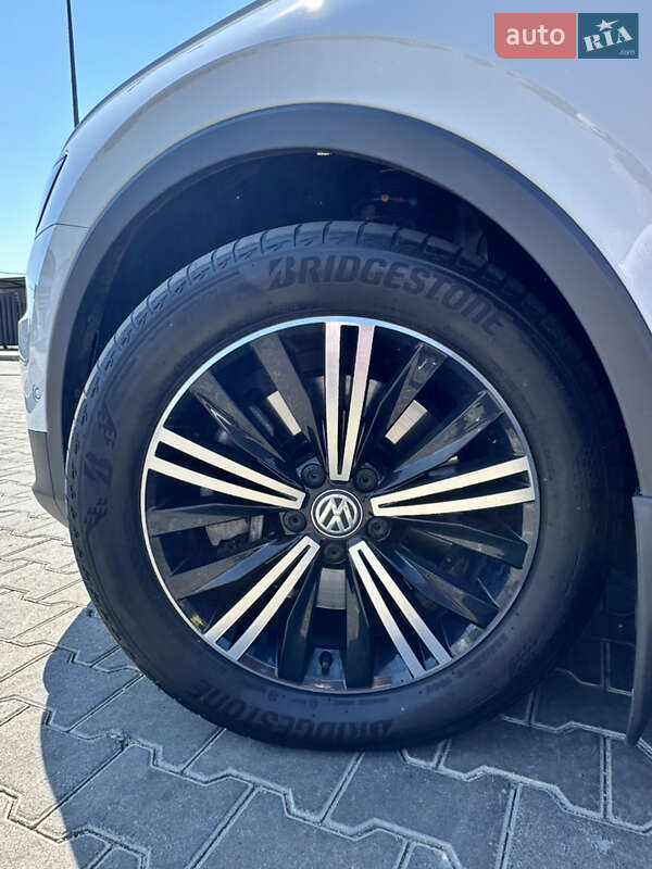 Внедорожник / Кроссовер Volkswagen Tiguan 2020 в Одессе