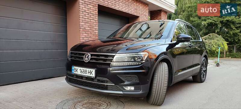Внедорожник / Кроссовер Volkswagen Tiguan 2017 в Ровно