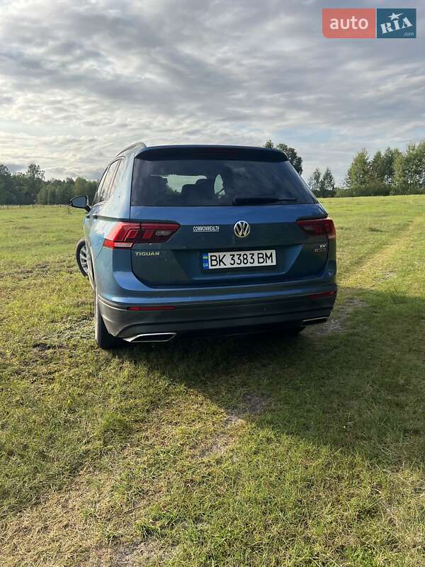 Внедорожник / Кроссовер Volkswagen Tiguan 2018 в Сарнах
