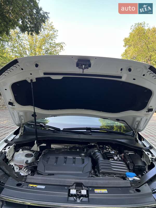 Внедорожник / Кроссовер Volkswagen Tiguan 2021 в Тернополе