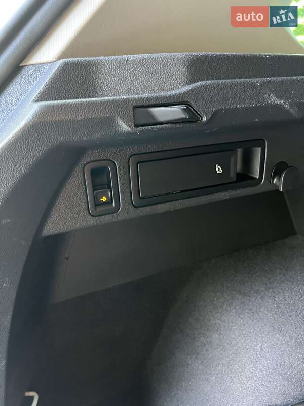 Внедорожник / Кроссовер Volkswagen Tiguan 2021 в Тернополе