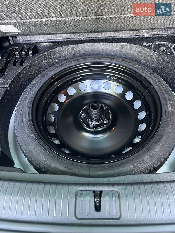 Внедорожник / Кроссовер Volkswagen Tiguan 2021 в Тернополе