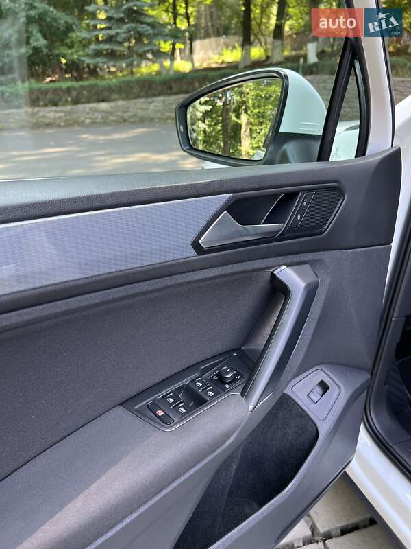 Внедорожник / Кроссовер Volkswagen Tiguan 2021 в Тернополе