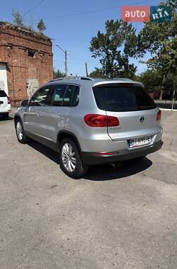 Внедорожник / Кроссовер Volkswagen Tiguan 2012 в Полтаве