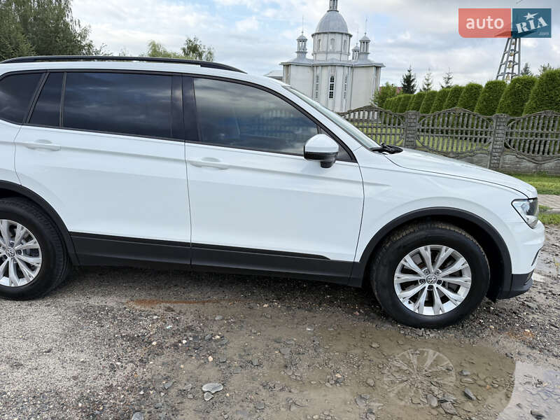 Внедорожник / Кроссовер Volkswagen Tiguan 2019 в Львове