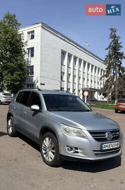 Позашляховик / Кросовер Volkswagen Tiguan 2010 в Святопетрівське