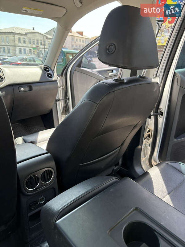 Внедорожник / Кроссовер Volkswagen Tiguan 2010 в Киеве