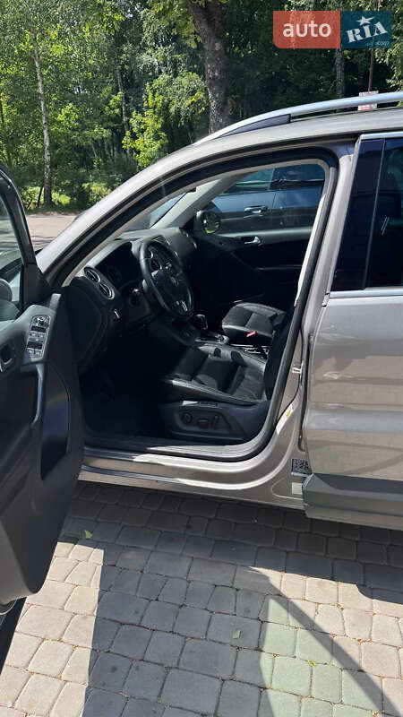 Внедорожник / Кроссовер Volkswagen Tiguan 2011 в Винниках