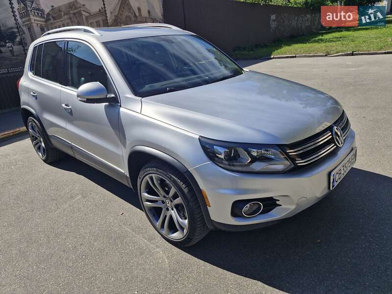 Внедорожник / Кроссовер Volkswagen Tiguan 2016 в Чернигове