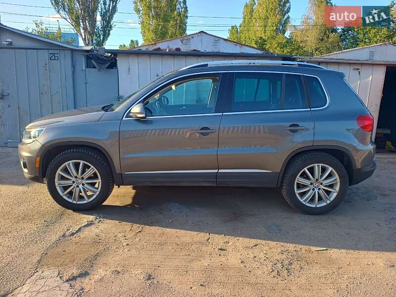 Внедорожник / Кроссовер Volkswagen Tiguan 2012 в Запорожье