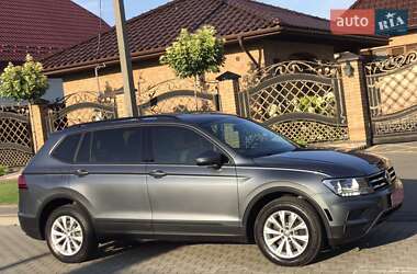 Внедорожник / Кроссовер Volkswagen Tiguan 2018 в Луцке