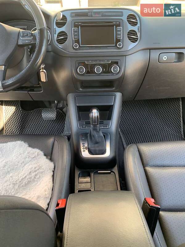 Внедорожник / Кроссовер Volkswagen Tiguan 2011 в Тернополе