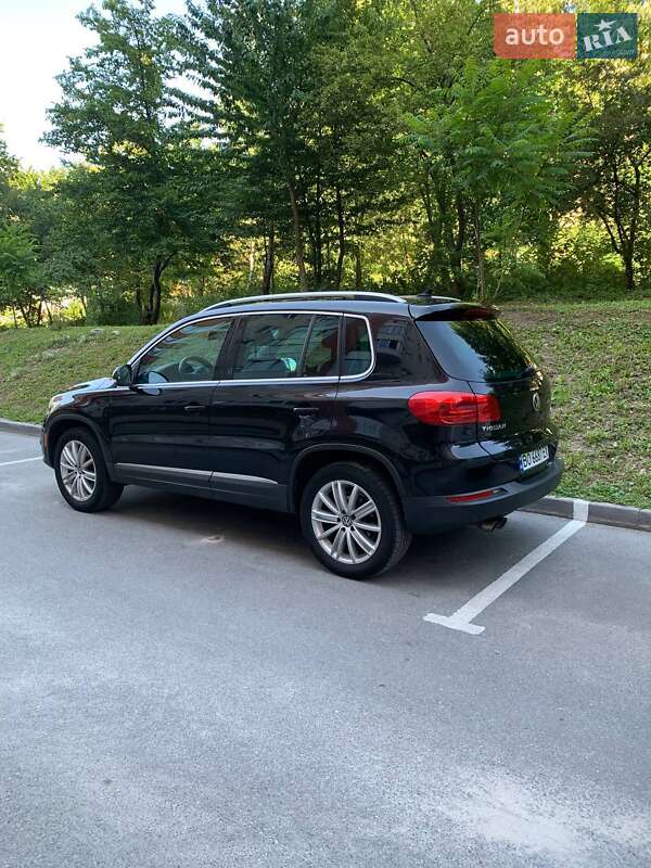 Внедорожник / Кроссовер Volkswagen Tiguan 2011 в Тернополе