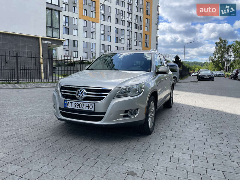 Внедорожник / Кроссовер Volkswagen Tiguan 2009 в Запорожье