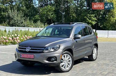 Внедорожник / Кроссовер Volkswagen Tiguan 2015 в Луцке
