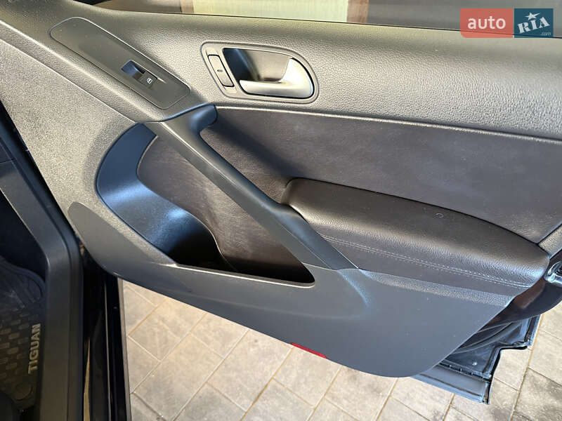 Внедорожник / Кроссовер Volkswagen Tiguan 2017 в Полтаве