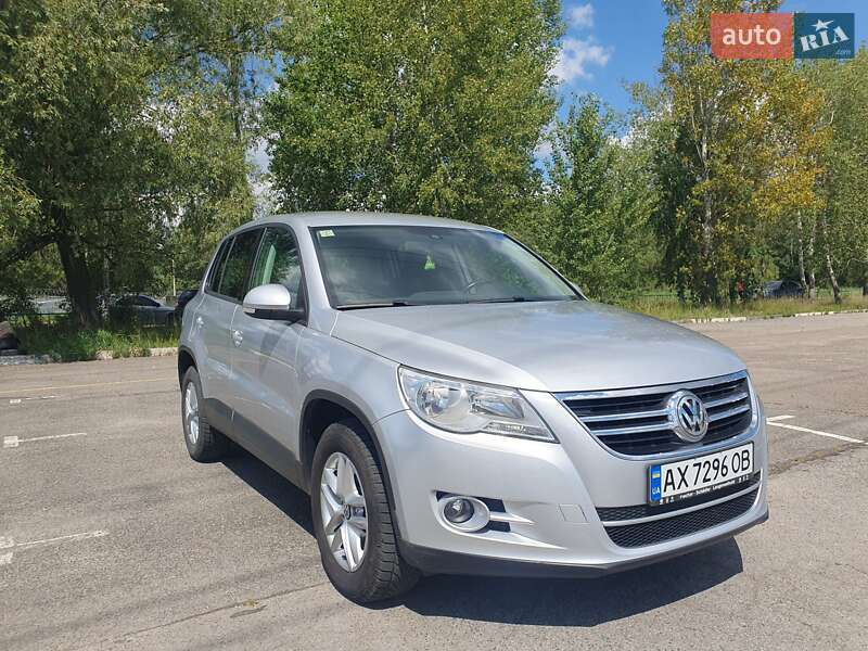 Внедорожник / Кроссовер Volkswagen Tiguan 2009 в Харькове