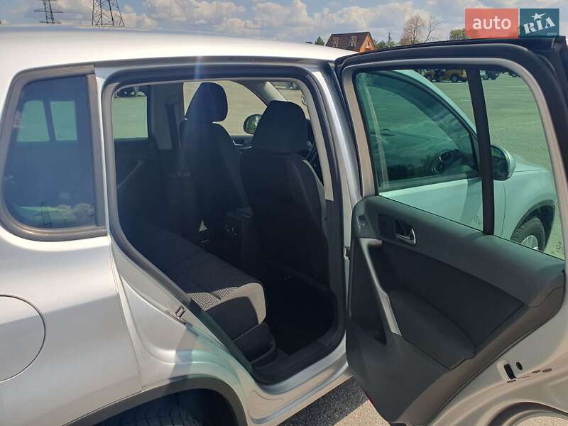 Внедорожник / Кроссовер Volkswagen Tiguan 2009 в Харькове