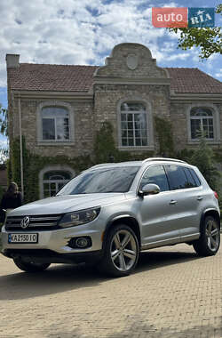 Внедорожник / Кроссовер Volkswagen Tiguan 2015 в Софиевской Борщаговке