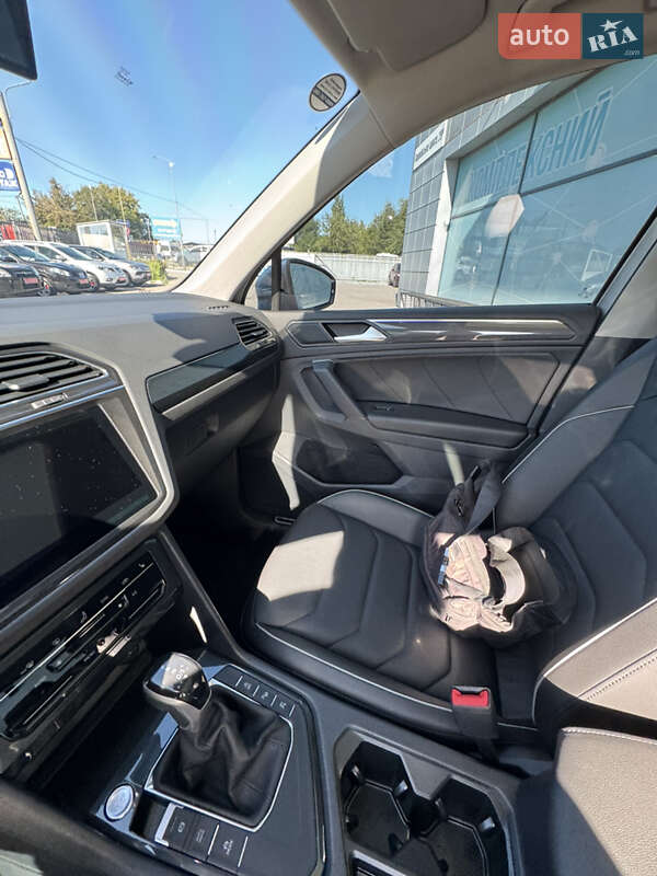 Внедорожник / Кроссовер Volkswagen Tiguan 2022 в Киеве