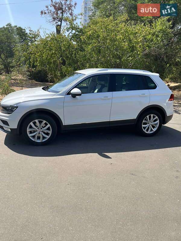 Внедорожник / Кроссовер Volkswagen Tiguan 2017 в Одессе фото 3 Внедорожник / Кроссовер Volkswagen Tiguan 2017 в Одессе