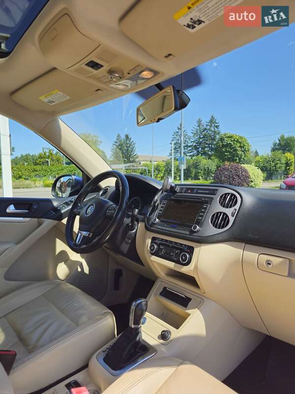 Внедорожник / Кроссовер Volkswagen Tiguan 2011 в Бродах