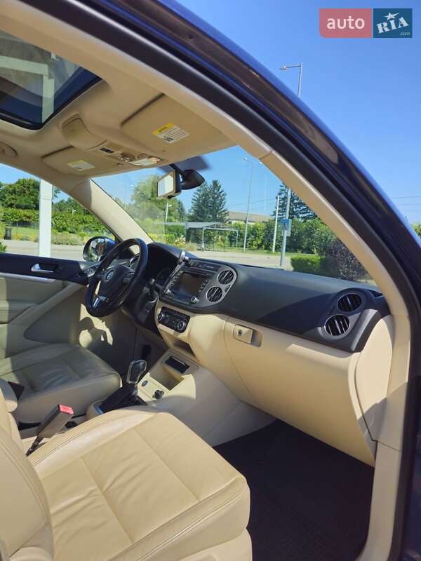 Внедорожник / Кроссовер Volkswagen Tiguan 2011 в Бродах