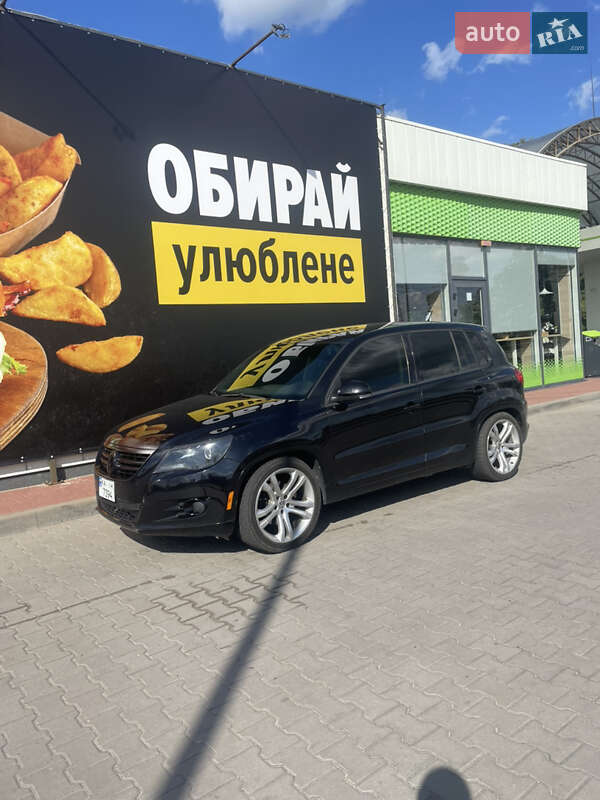 Внедорожник / Кроссовер Volkswagen Tiguan 2010 в Киеве