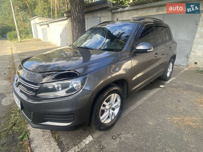 Внедорожник / Кроссовер Volkswagen Tiguan 2015 в Киеве