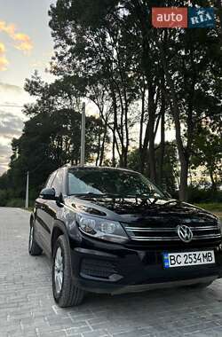 Внедорожник / Кроссовер Volkswagen Tiguan 2015 в Львове