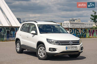 Позашляховик / Кросовер Volkswagen Tiguan 2016 в Києві