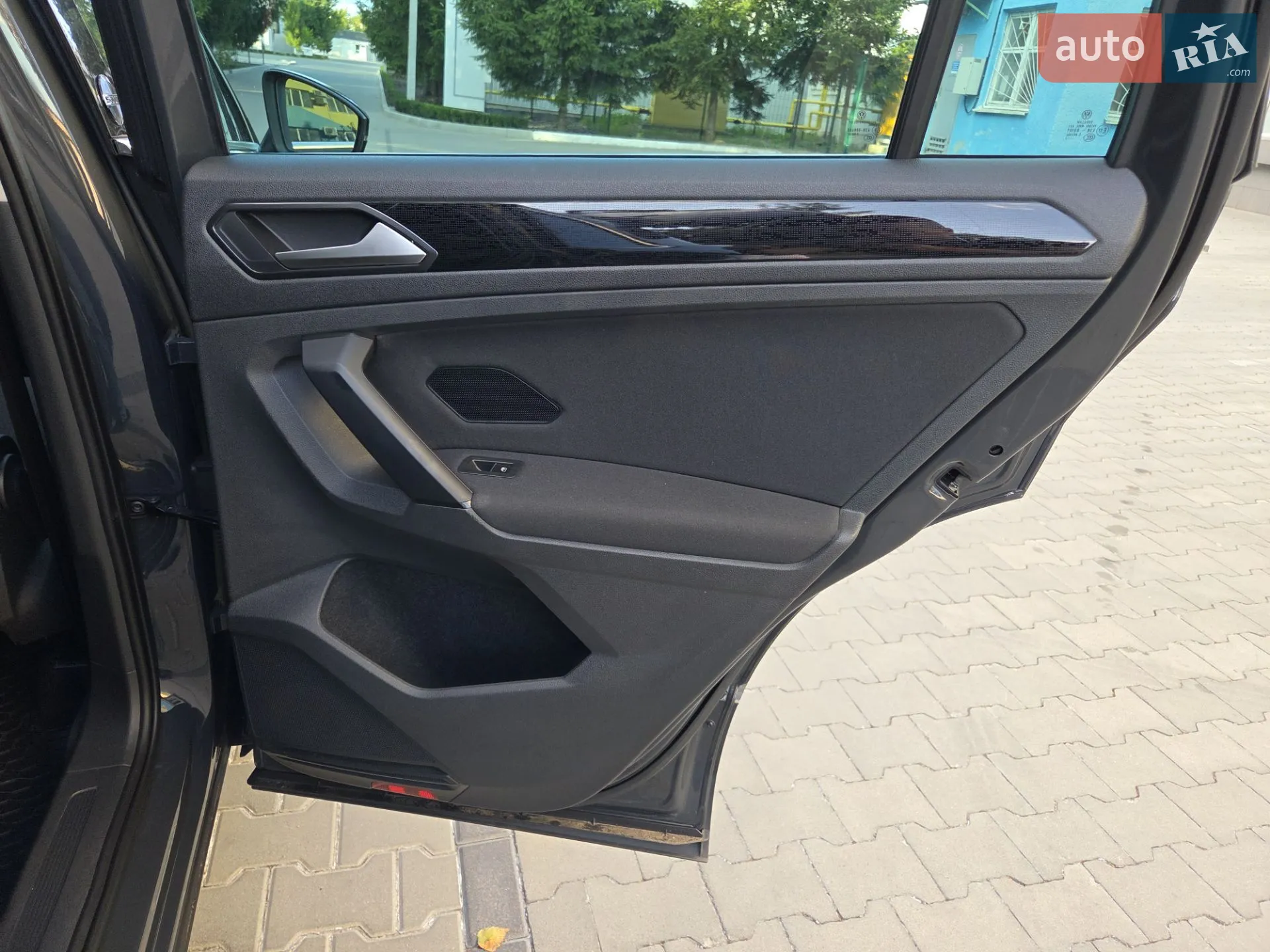 2017 Volkswagen Tiguan - мініатюра 3