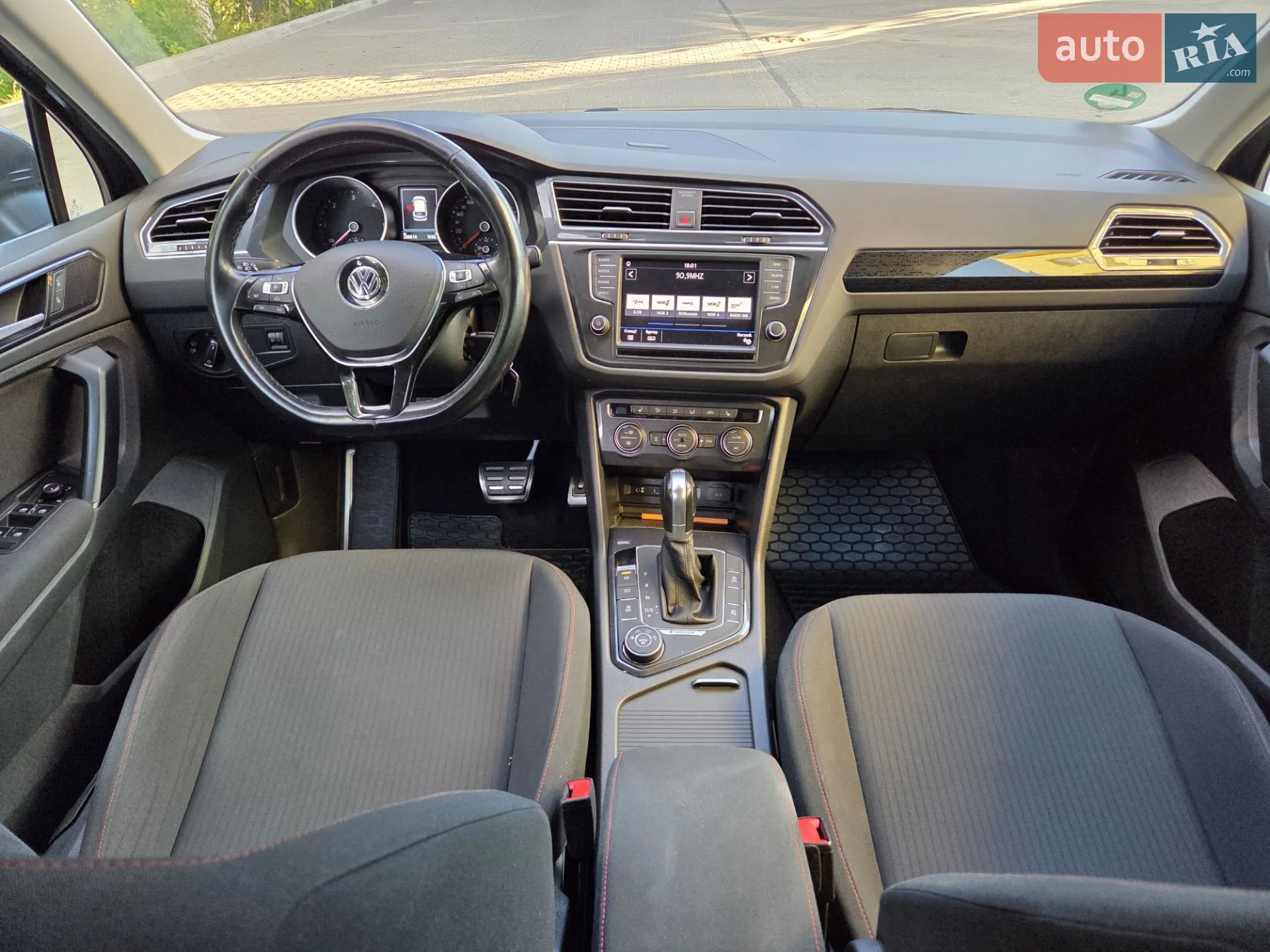 2017 Volkswagen Tiguan - мініатюра 6