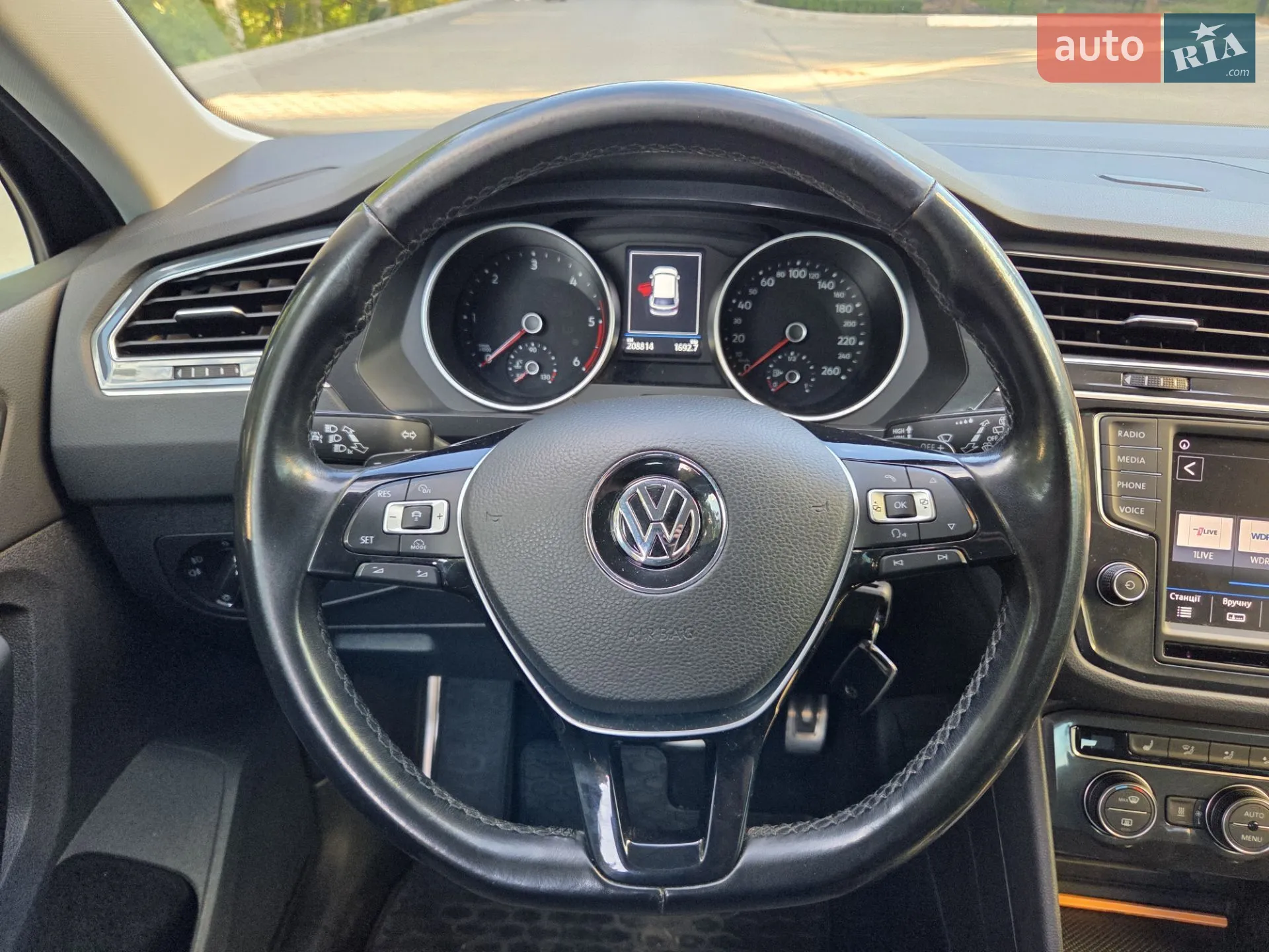 2017 Volkswagen Tiguan - мініатюра 7