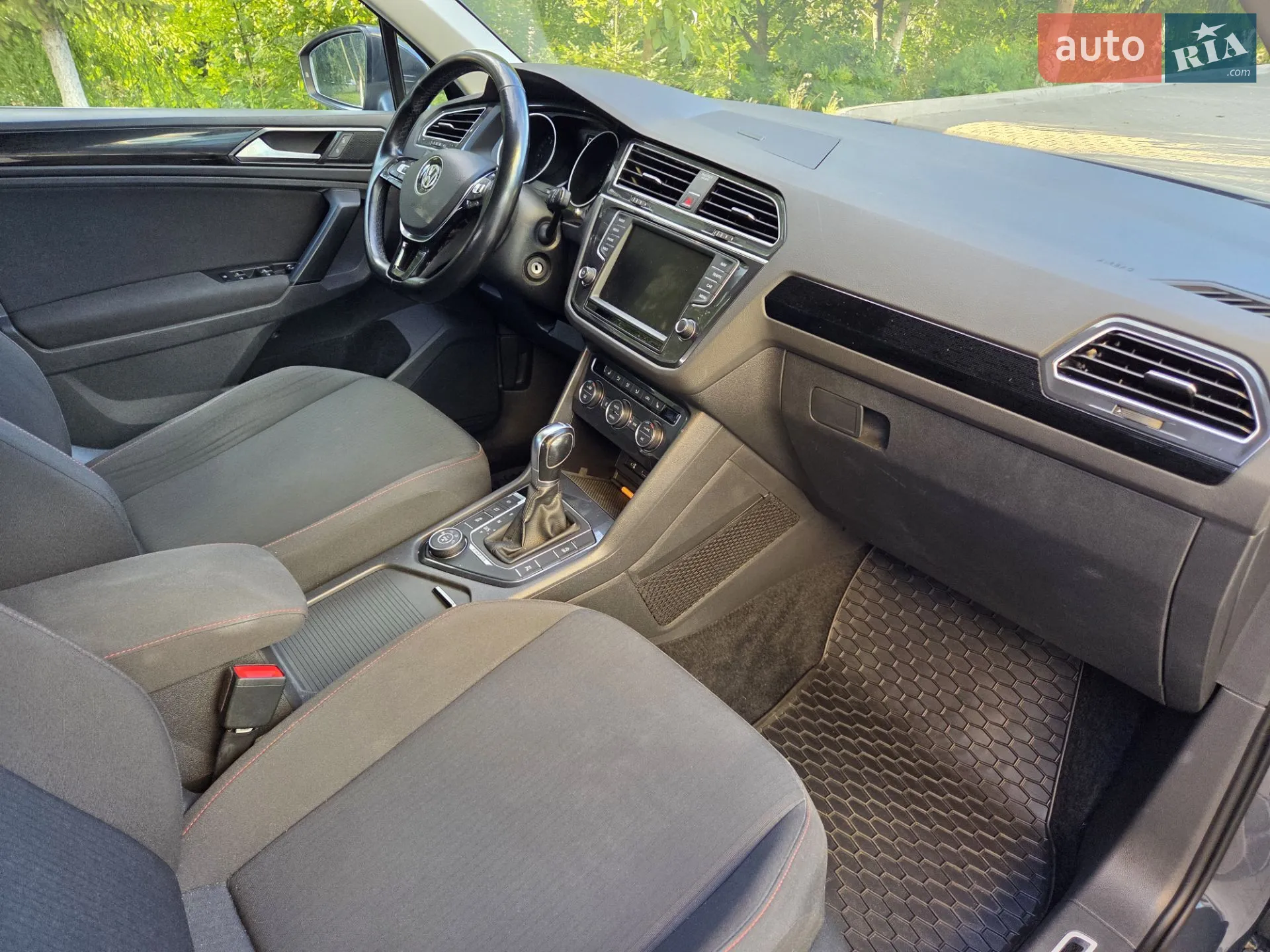 2017 Volkswagen Tiguan - мініатюра 8