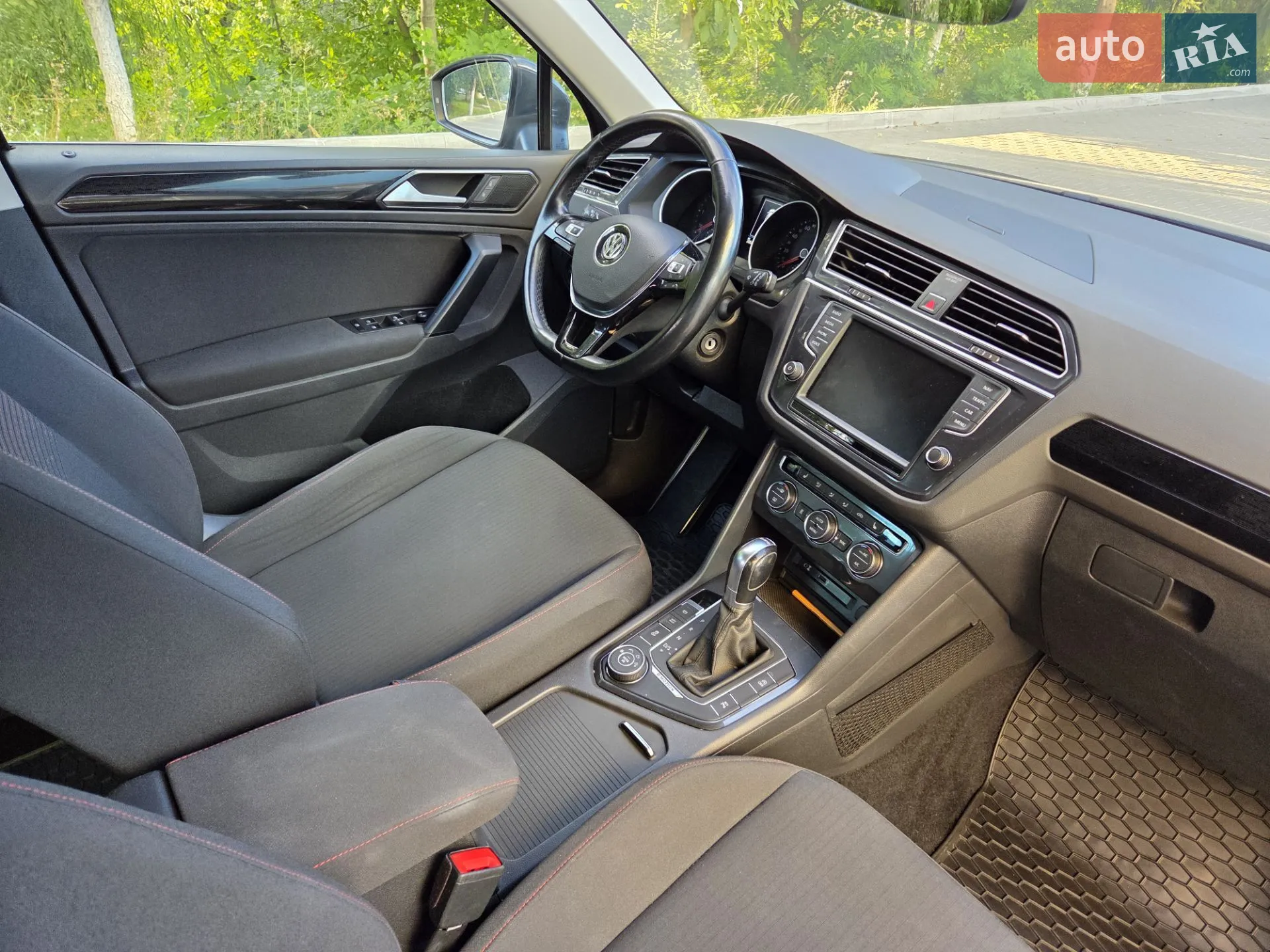 2017 Volkswagen Tiguan - мініатюра 11