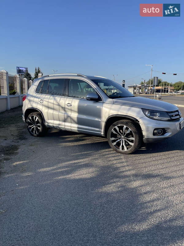 Внедорожник / Кроссовер Volkswagen Tiguan 2016 в Днепре