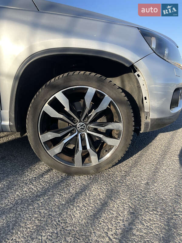 Внедорожник / Кроссовер Volkswagen Tiguan 2016 в Днепре
