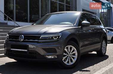 Внедорожник / Кроссовер Volkswagen Tiguan 2017 в Одессе