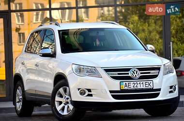 Внедорожник / Кроссовер Volkswagen Tiguan 2010 в Днепре