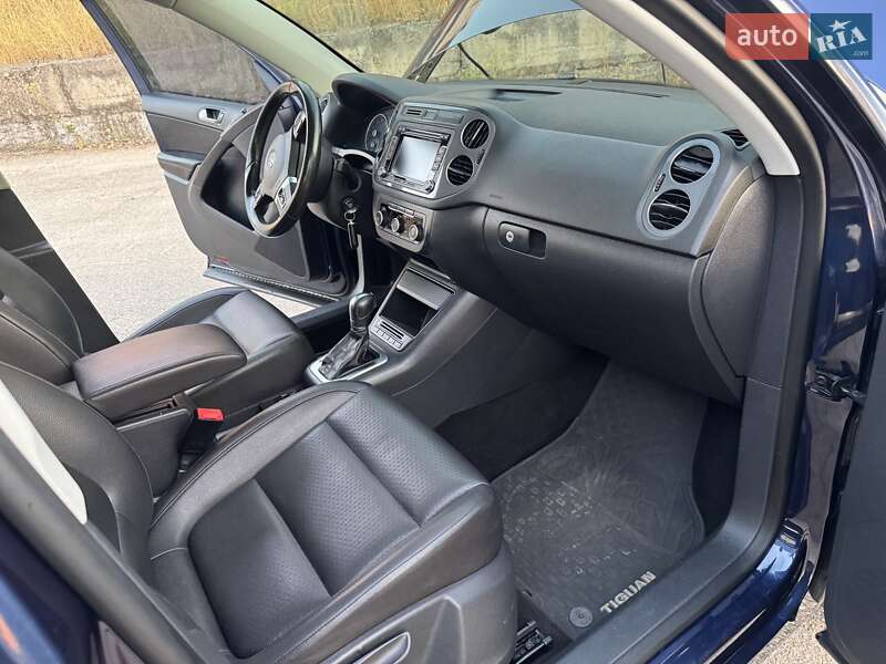 Внедорожник / Кроссовер Volkswagen Tiguan 2011 в Запорожье