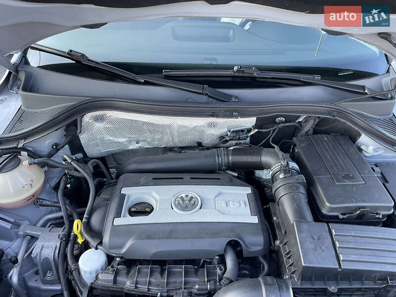 Внедорожник / Кроссовер Volkswagen Tiguan 2015 в Львове