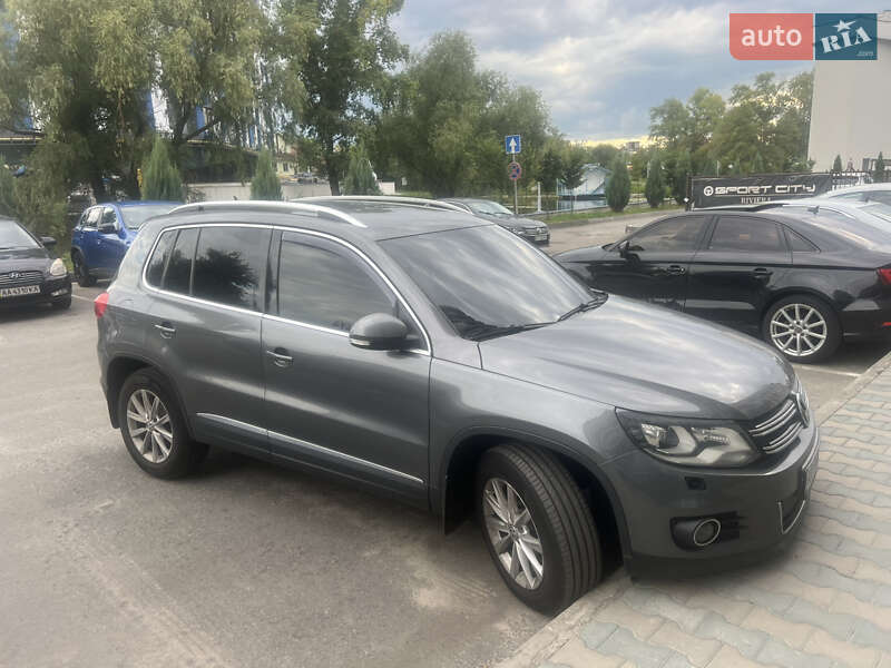 Внедорожник / Кроссовер Volkswagen Tiguan 2012 в Киеве