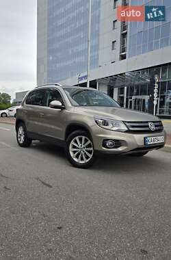 Внедорожник / Кроссовер Volkswagen Tiguan 2014 в Киеве