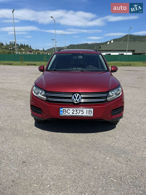 Внедорожник / Кроссовер Volkswagen Tiguan 2015 в Славском