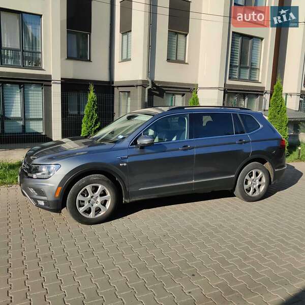 Внедорожник / Кроссовер Volkswagen Tiguan 2018 в Черновцах