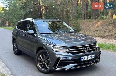 Позашляховик / Кросовер Volkswagen Tiguan 2022 в Києві