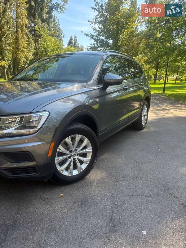 Внедорожник / Кроссовер Volkswagen Tiguan 2017 в Киеве